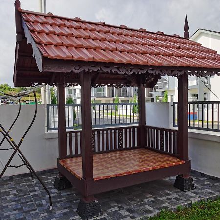 Pesona Suri Homestay Batu Pahat Exterior foto
